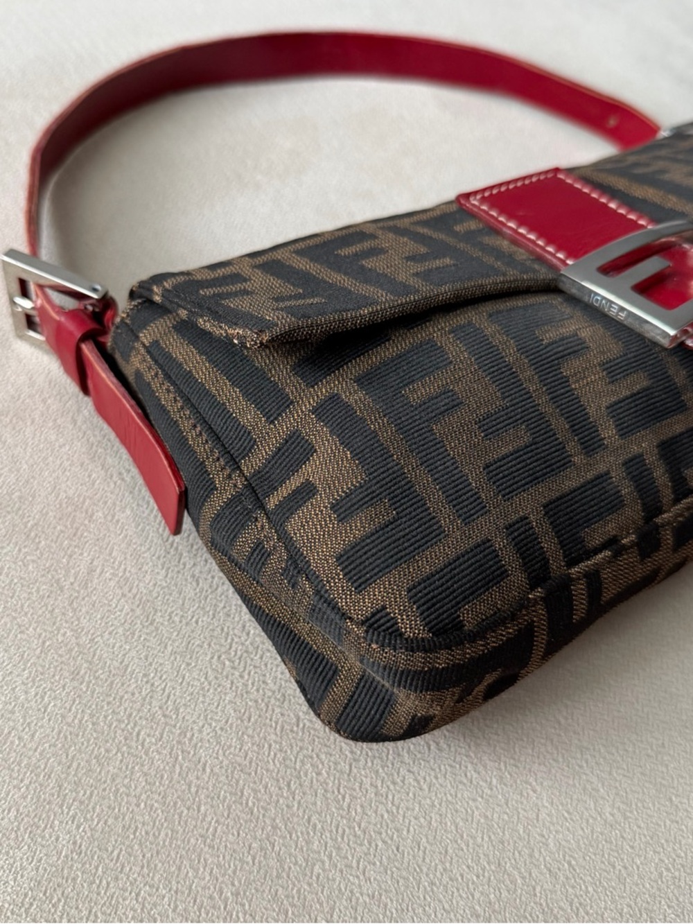 Fendi Red Leather Zucca Baguette - Picture 4 of 8